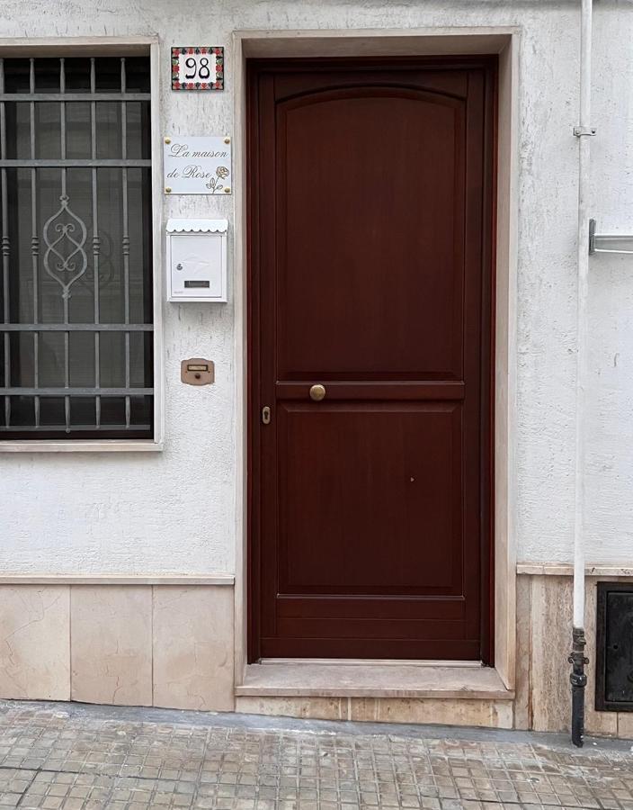 La Maison De Rose ออสตูนี ภายนอก รูปภาพ