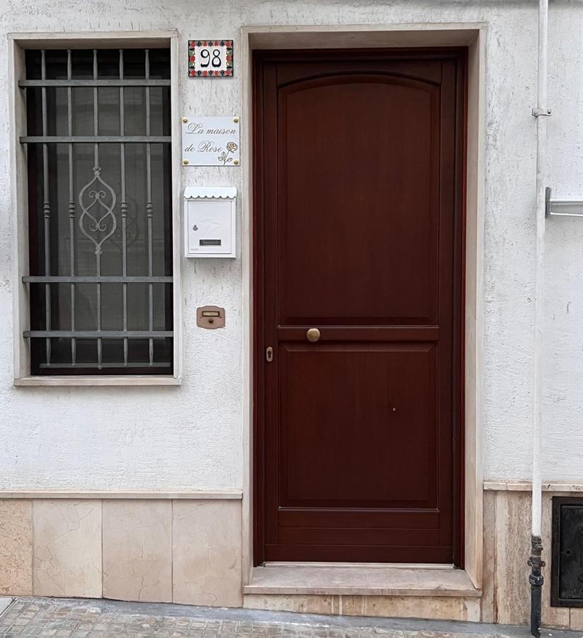 La Maison De Rose ออสตูนี ภายนอก รูปภาพ